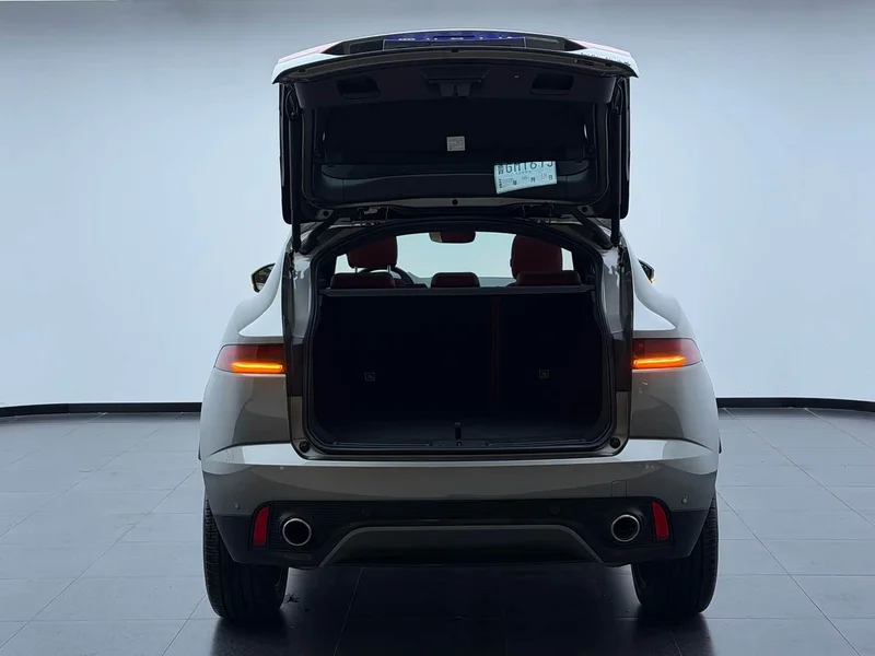 Jaguar E-PACE — фото 25