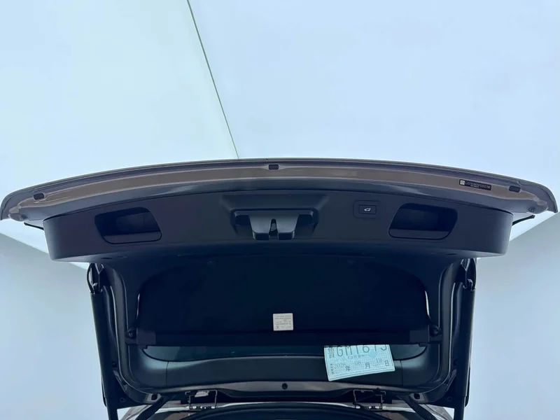 Jaguar E-PACE — фото 26