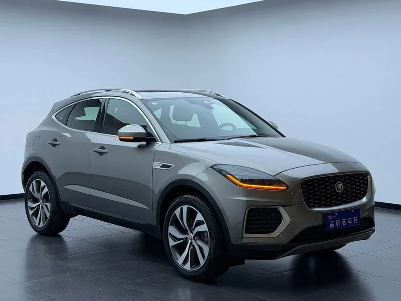 Jaguar E-PACE — фото 7