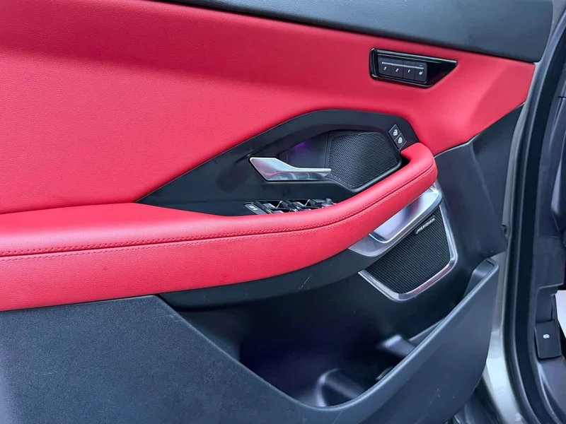 Jaguar E-PACE — фото 9