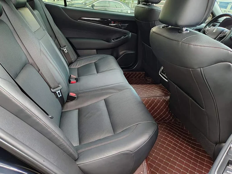 Toyota Crown — фото 11