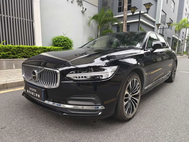Volvo S90 — фото 1