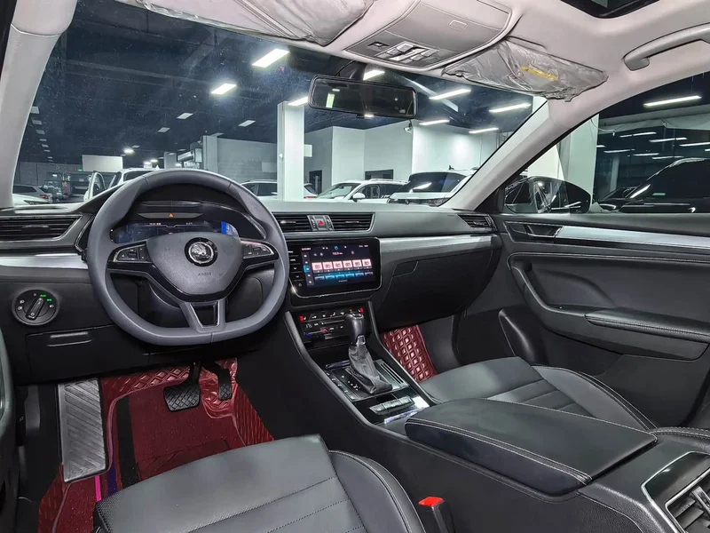 Skoda Superb — фото 13