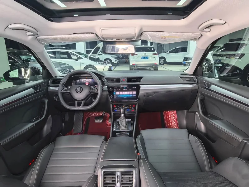 Skoda Superb — фото 14