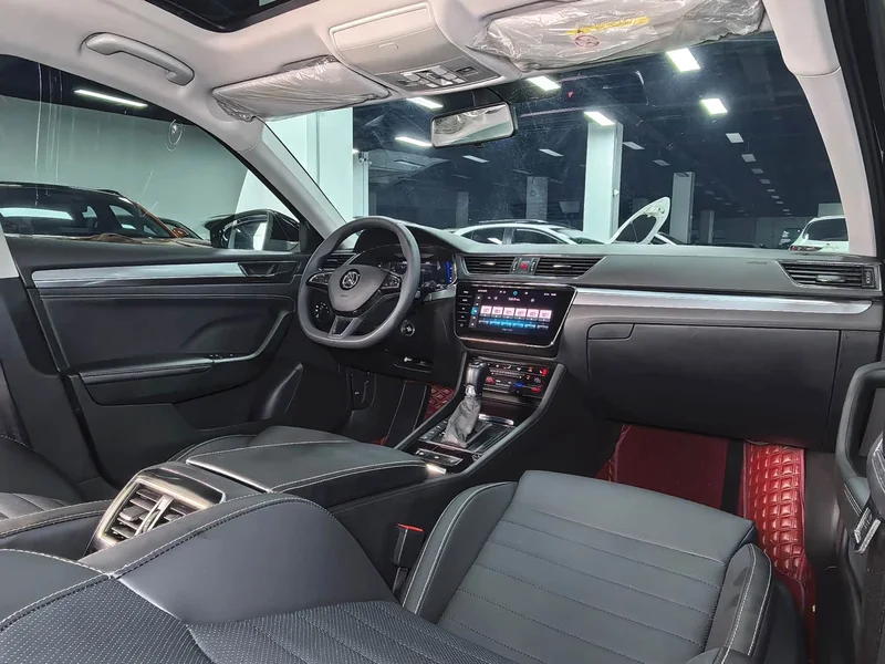 Skoda Superb — фото 15