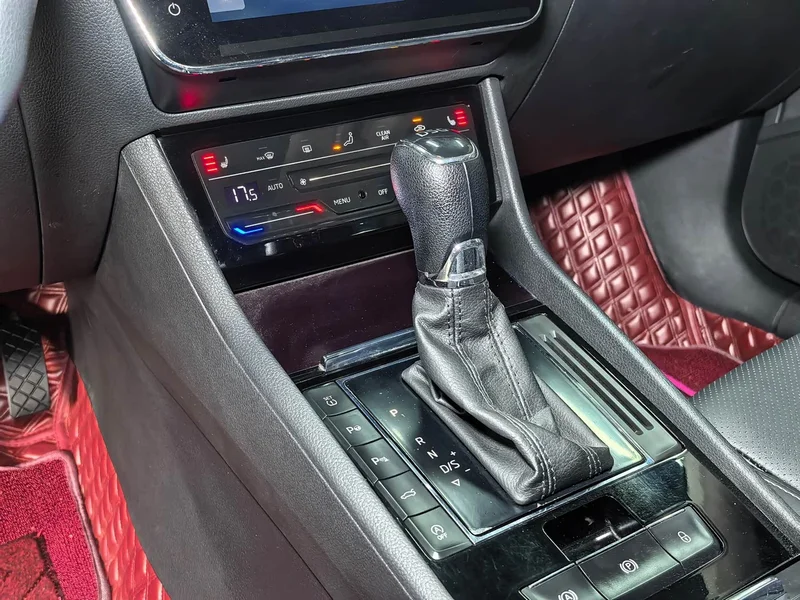 Skoda Superb — фото 17