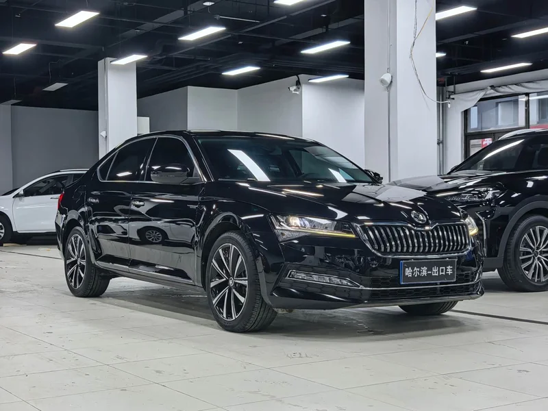 Skoda Superb — фото 3