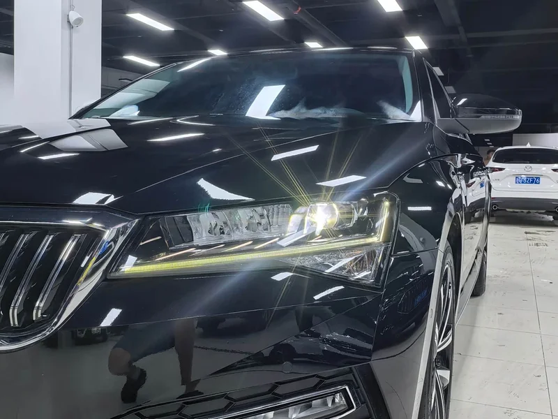 Skoda Superb — фото 4