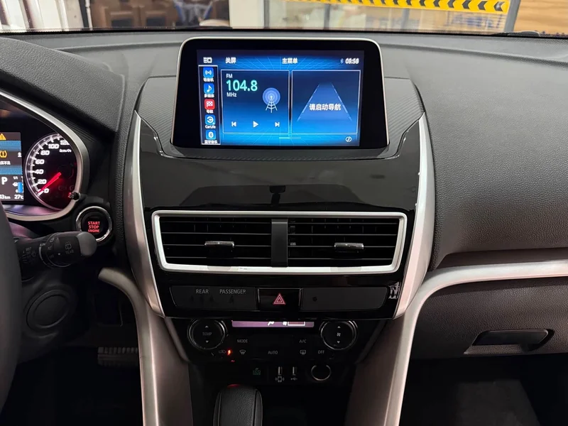 Mitsubishi Eclipse Cross — фото 13