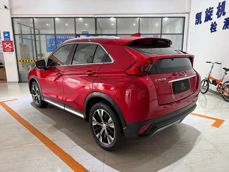 Mitsubishi Eclipse Cross — фото 6