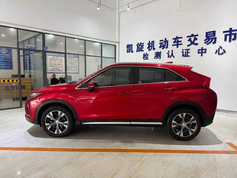 Mitsubishi Eclipse Cross — фото 7