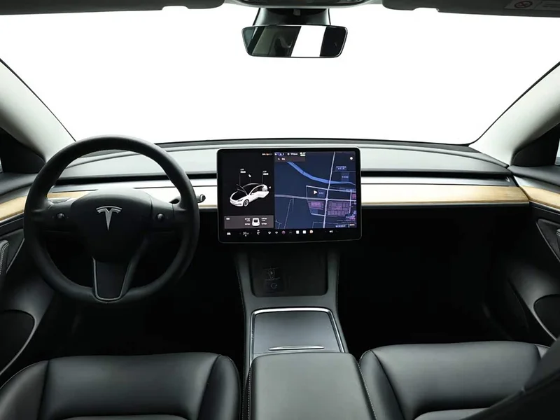 Tesla Model 3 — фото 16