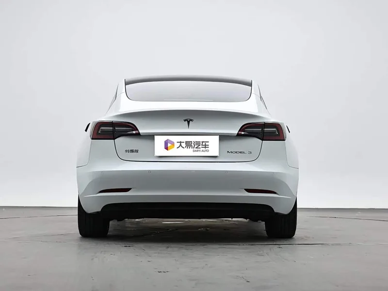 Tesla Model 3 — фото 4