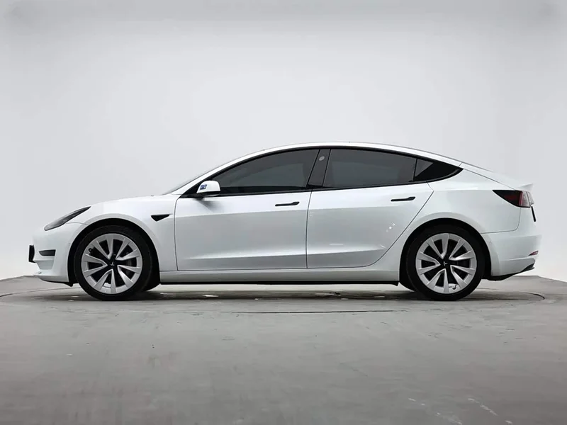 Tesla Model 3 — фото 5