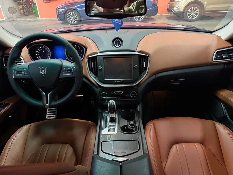 Maserati Ghibli — фото 12