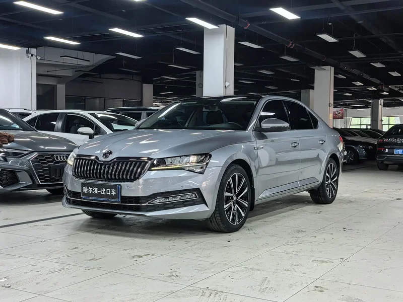 Skoda Superb — фото 1