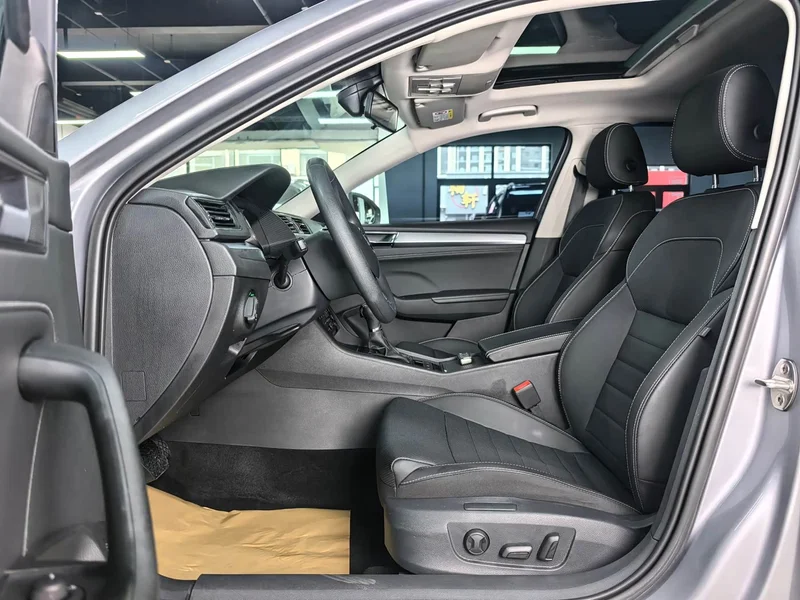 Skoda Superb — фото 8