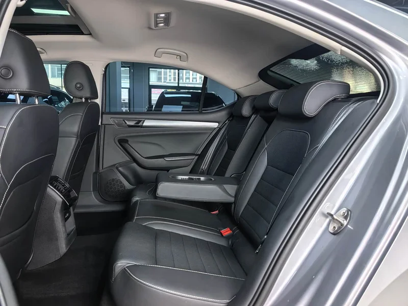 Skoda Superb — фото 9