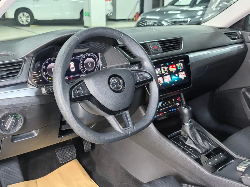 Skoda Superb — фото 10
