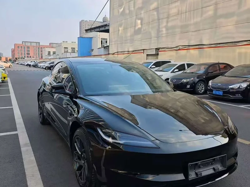 Tesla Model 3 — фото 3