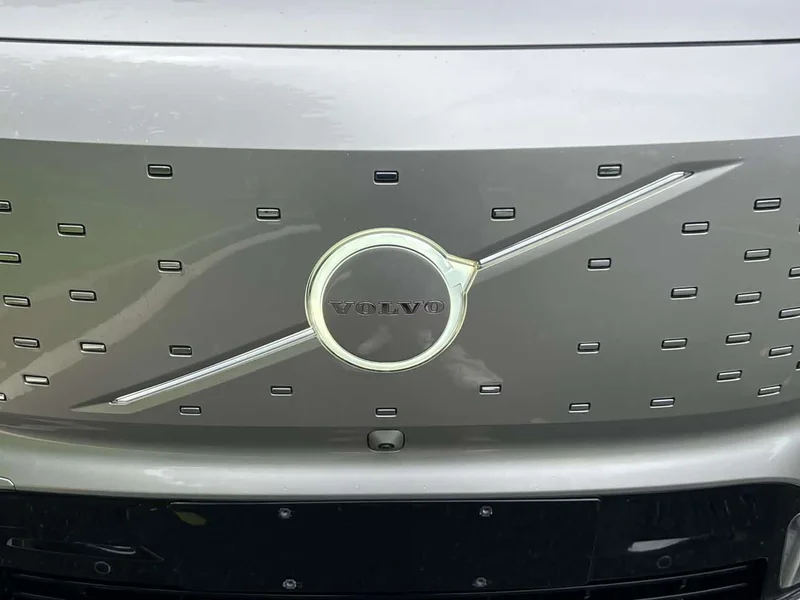 Volvo EM90 — фото 21