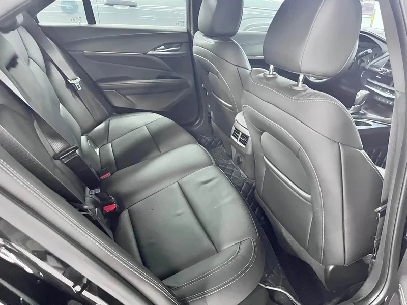 Cadillac CT4 — фото 11