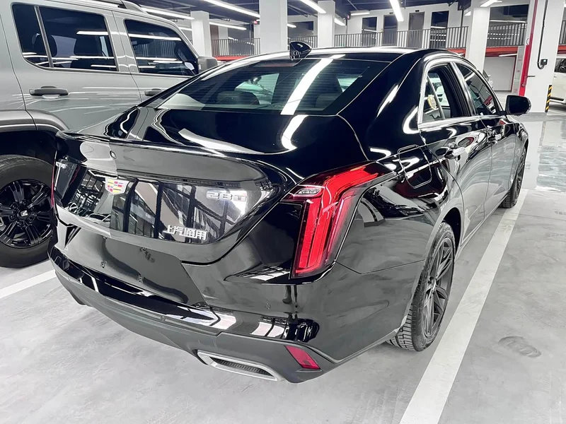 Cadillac CT4 — фото 13