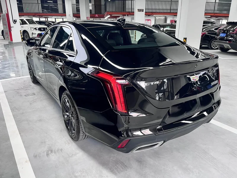 Cadillac CT4 — фото 15