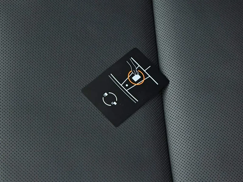 Tesla Model Y — фото 11