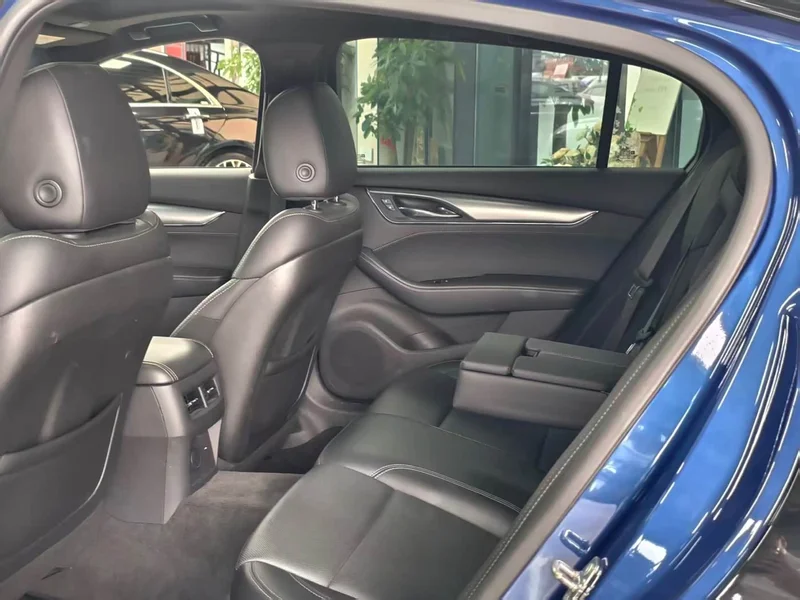 Cadillac CT5 — фото 19