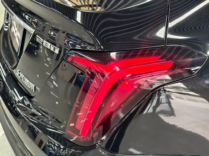 Cadillac CT5 — фото 10