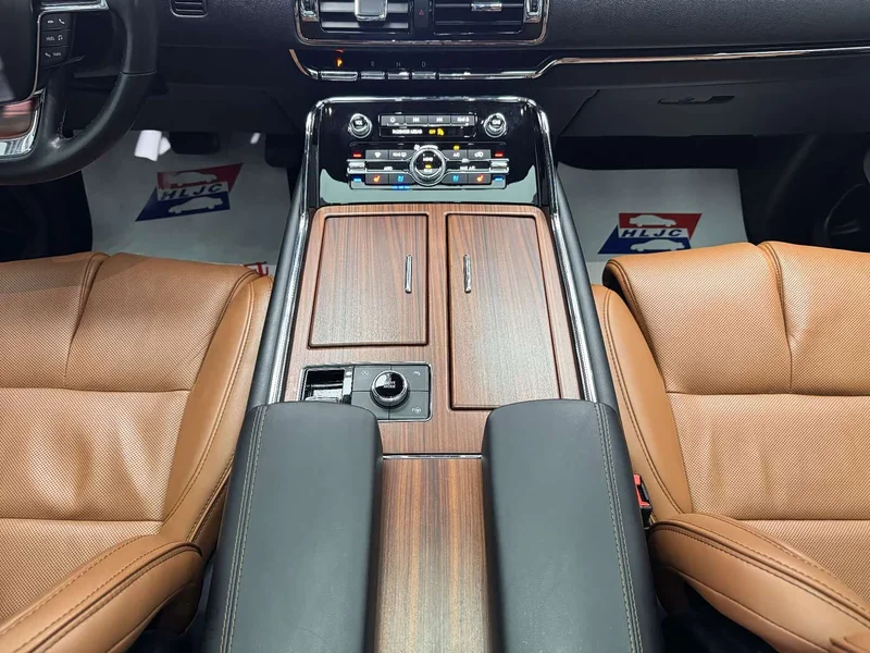 Lincoln Navigator — фото 11