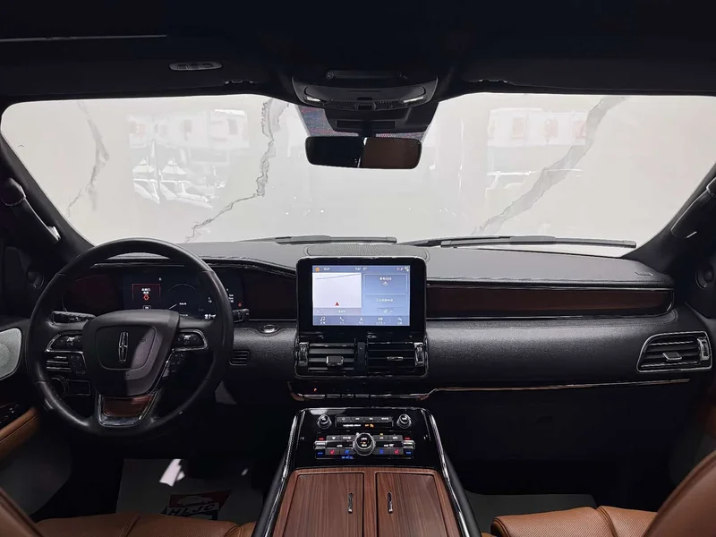 Lincoln Navigator — фото 10