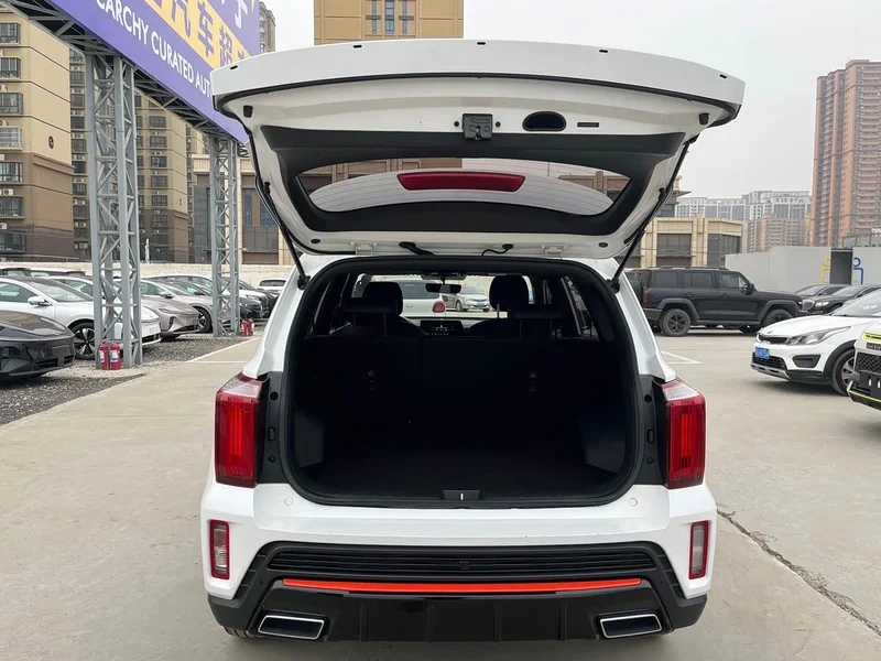 Kia Sportage — фото 15