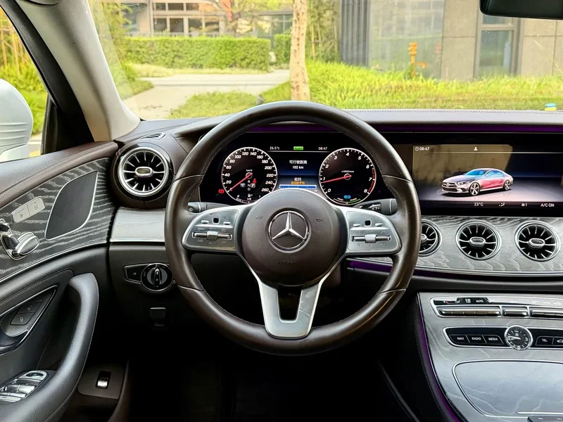 Mercedes-Benz CLS — фото 13