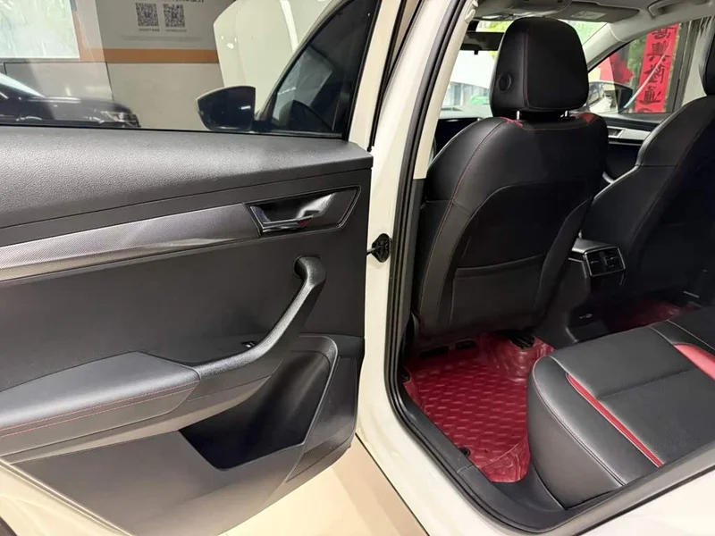 Skoda Karoq — фото 18