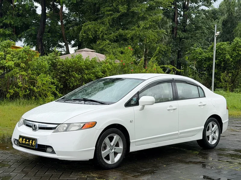 Honda Civic — фото 1