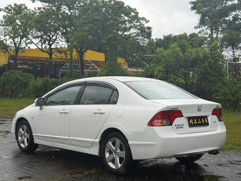 Honda Civic — фото 4
