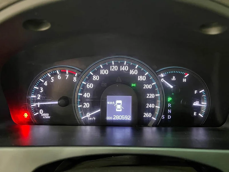 Toyota Crown — фото 15