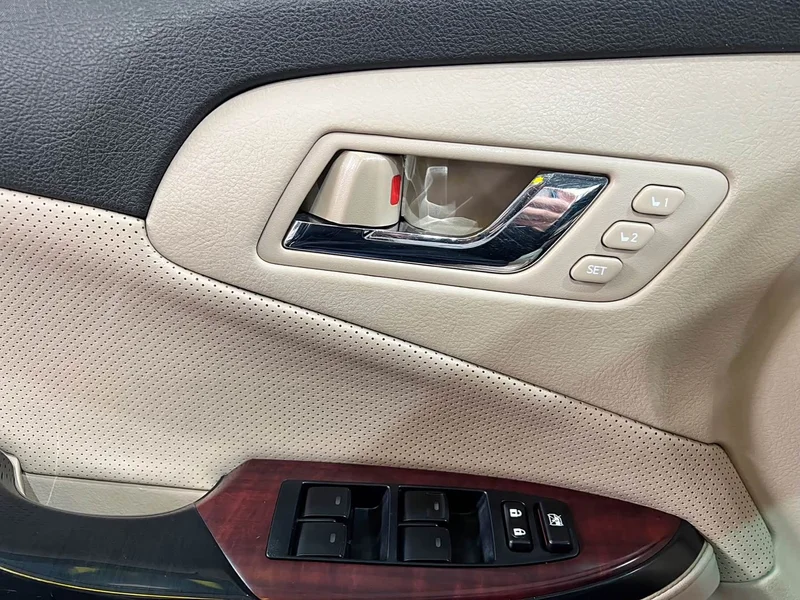 Toyota Crown — фото 17
