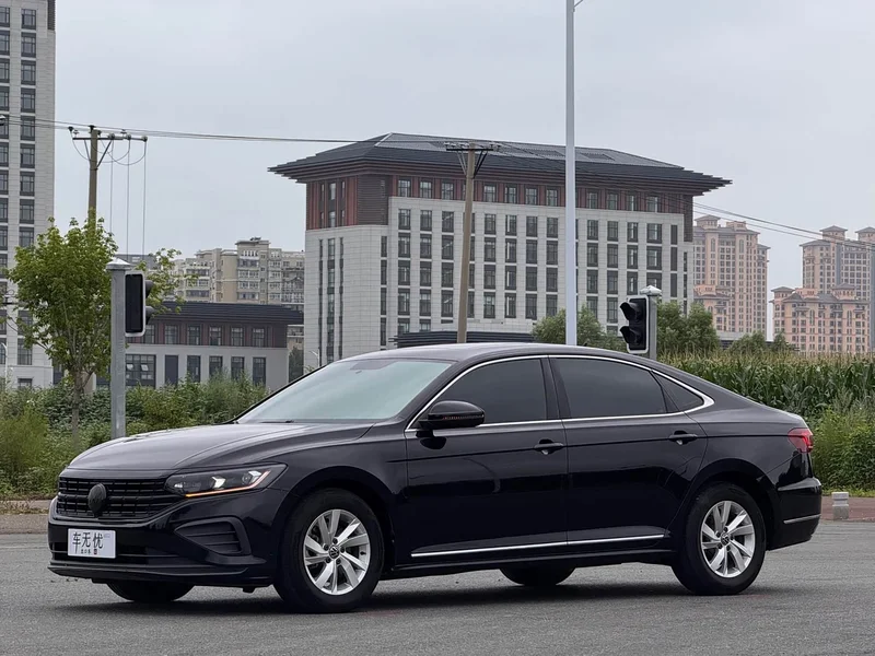 Volkswagen Passat — фото 1