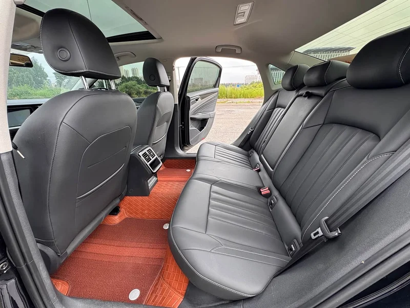 Volkswagen Passat — фото 11