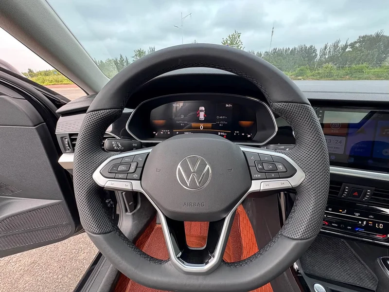 Volkswagen Passat — фото 12