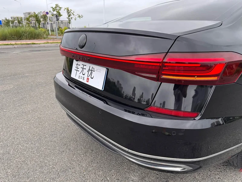 Volkswagen Passat — фото 23