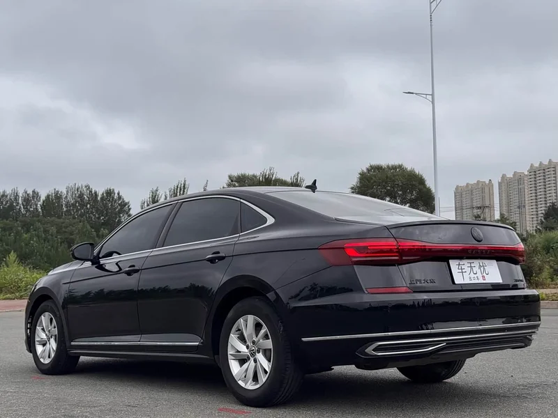 Volkswagen Passat — фото 8