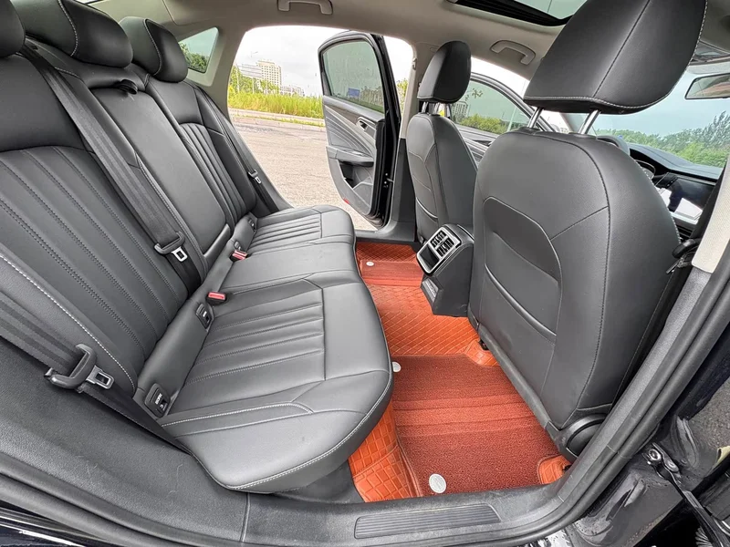 Volkswagen Passat — фото 9