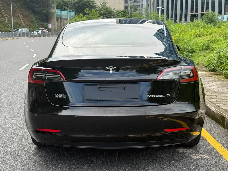 Tesla Model 3 — фото 13