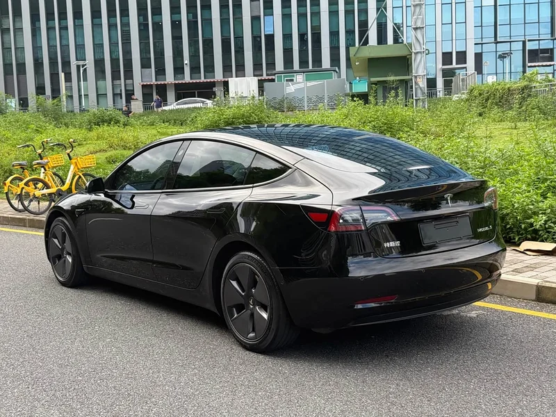 Tesla Model 3 — фото 14