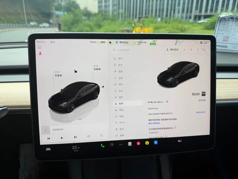 Tesla Model 3 — фото 10