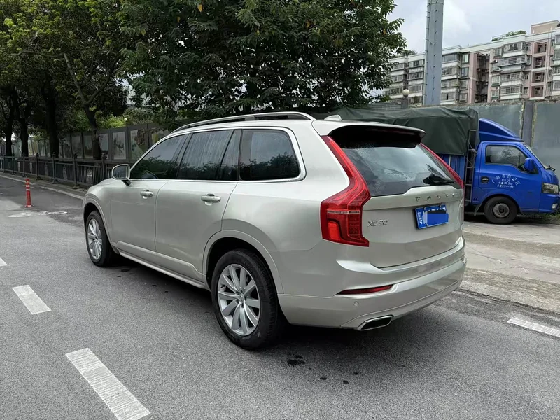 Volvo XC90 — фото 4